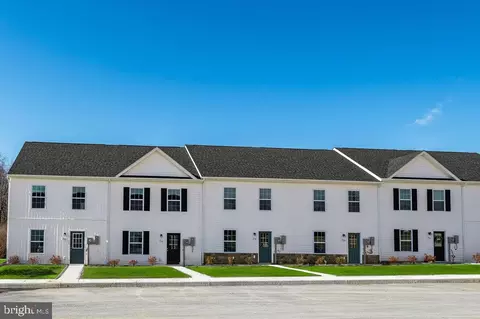 141 Night Star Ter, Kearneysville, WV 25430