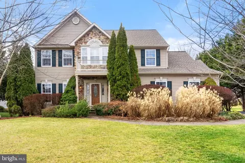 583 Turnberry Dr, Charles Town, WV 25414