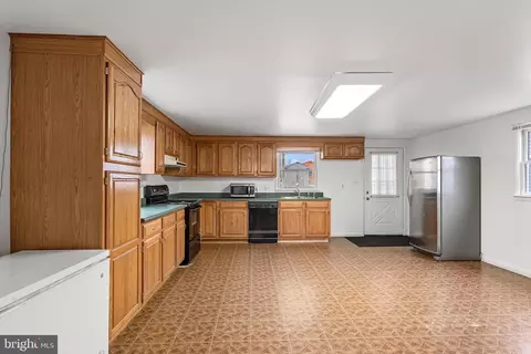 112 E 11th Ave, Ranson, WV 25438 photo 5