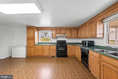 112 E 11th Ave, Ranson, WV 25438 photo 8