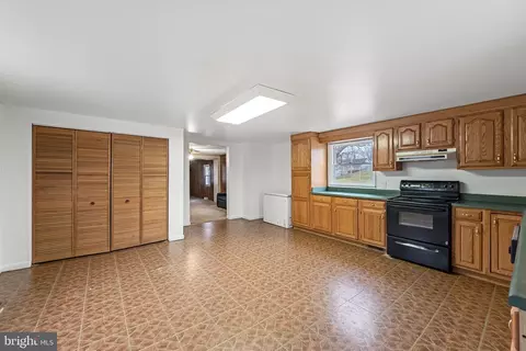 112 E 11th Ave, Ranson, WV 25438 photo 9