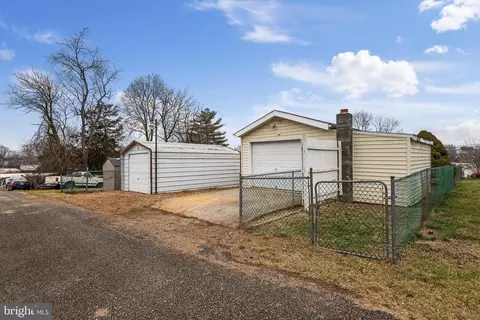 112 E 11th Ave, Ranson, WV 25438 photo 3
