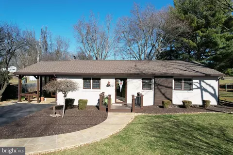 10 Scott Dr, Shepherdstown, WV 25443