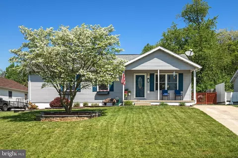 87 Georgia Ave, Charles Town, WV 25414