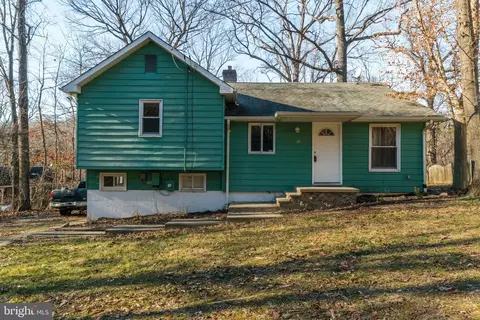 48 Old Field Ln, Harpers Ferry, WV 25425