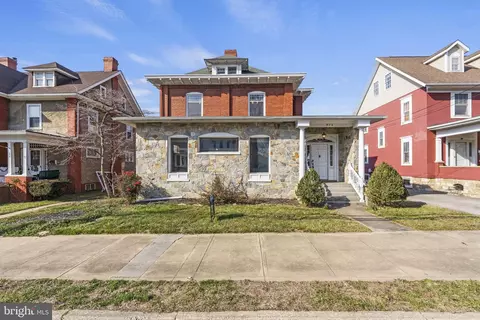 532 Washington St E, Charles Town, WV 25414