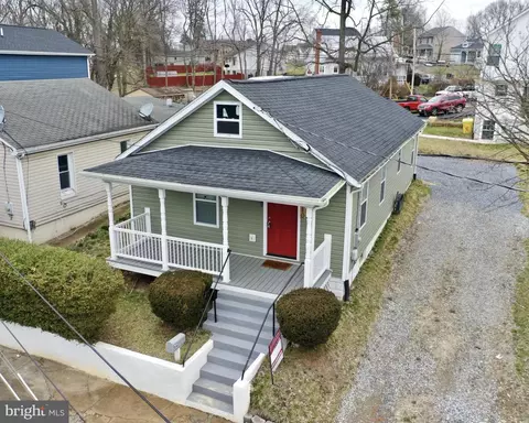 810 Martin Luther King Blvd, Charles Town, WV 25414