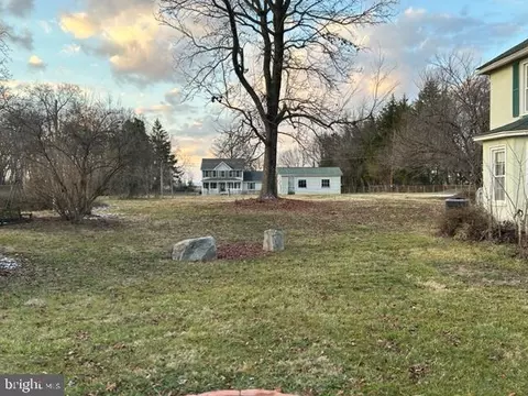 Exterior - 290 Virginia Ave, Summit Point, WV 25446 photo 10 of 22