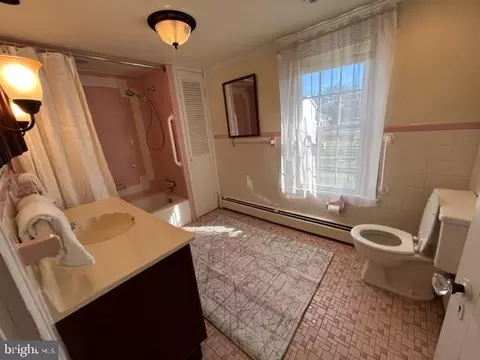 Bath - 290 Virginia Ave, Summit Point, WV 25446 photo 4 of 4