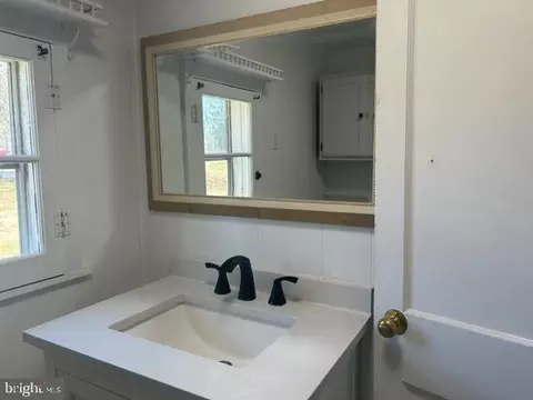 Bath - 290 Virginia Ave, Summit Point, WV 25446 photo 2 of 4