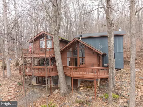146 Cub Ln, Harpers Ferry, WV 25425