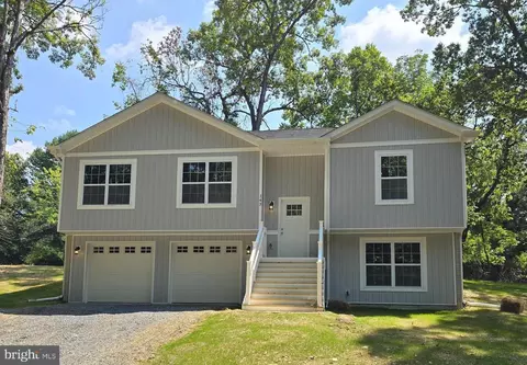 143 Kelly Dr, Harpers Ferry, WV 25425