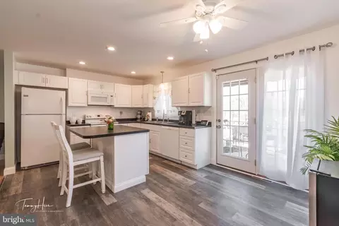 Kitchen - 108 Ruby St, Shenandoah Junction, WV 25442 photo 4 of 5