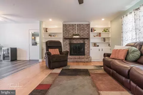 Living - 108 Ruby St, Shenandoah Junction, WV 25442 photo 2 of 6