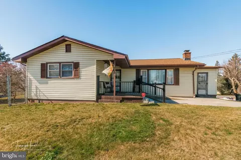 Exterior - 108 Ruby St, Shenandoah Junction, WV 25442 photo 2 of 16
