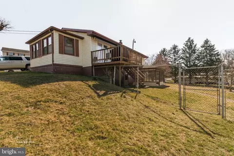 Exterior - 108 Ruby St, Shenandoah Junction, WV 25442 photo 5 of 16
