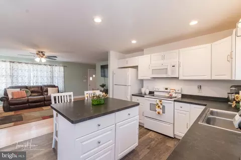 Kitchen - 108 Ruby St, Shenandoah Junction, WV 25442 photo 2 of 5