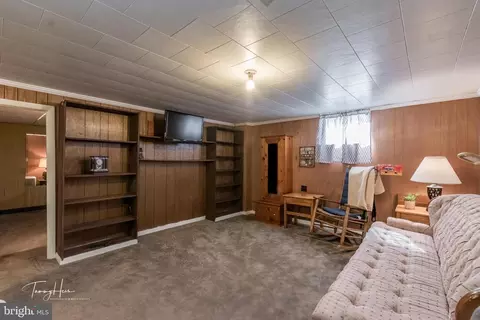 Bedroom - 108 Ruby St, Shenandoah Junction, WV 25442 photo 6 of 8