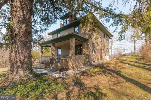 305 N Mill St, Shepherdstown, WV 25443