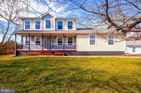 479 Grouse Knoll Ln, Summit Point, WV 25446