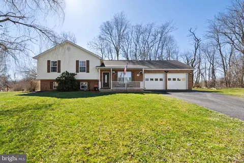137 Briar Run Dr, Ranson, WV 25438