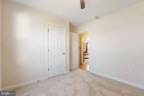 Bedroom - 137 Briar Run Dr, Ranson, WV 25438 photo 6 of 8