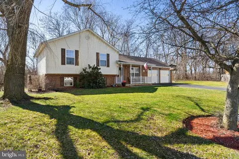 Exterior - 137 Briar Run Dr, Ranson, WV 25438 photo 3 of 13