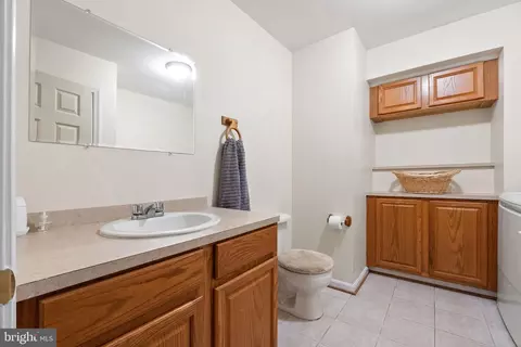 Bath - 137 Briar Run Dr, Ranson, WV 25438 photo 4 of 4