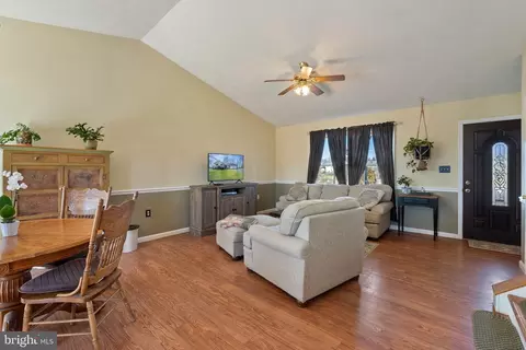 Living - 137 Briar Run Dr, Ranson, WV 25438 photo 5 of 7