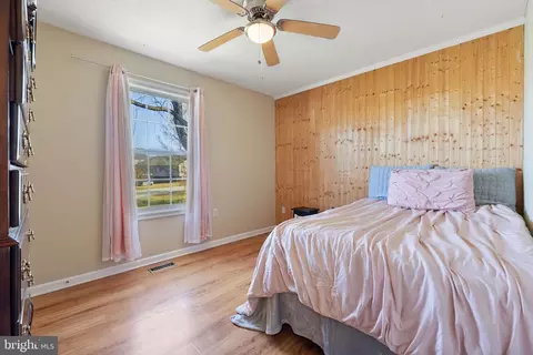 Bedroom - 137 Briar Run Dr, Ranson, WV 25438 photo 7 of 8