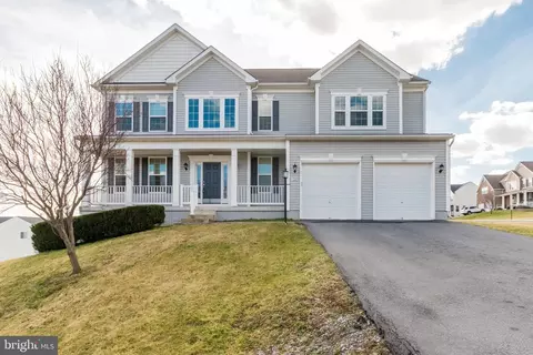 722 Chickamauga Dr, Harpers Ferry, WV 25425