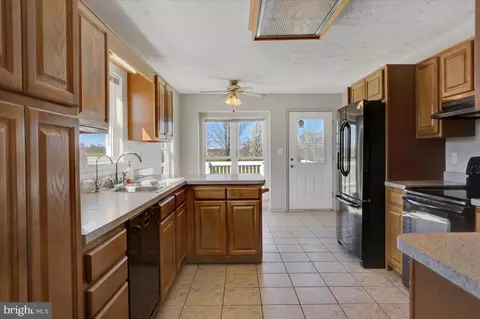 Kitchen - 67 Leetown Rd, Summit Point, WV 25446 photo 4 of 4