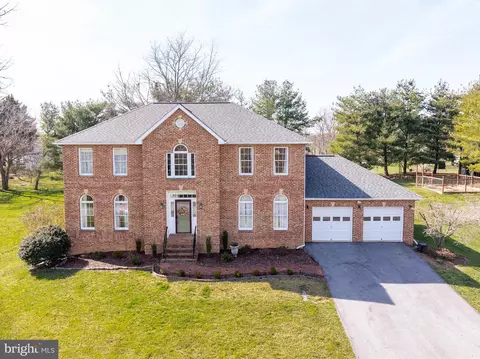 224 Apple Cross Rd, Harpers Ferry, WV 25425