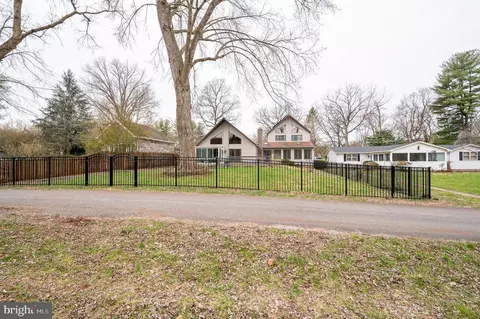 170 Natalie Ln, Harpers Ferry, WV 25425