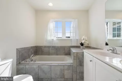 29 Cecily Way, Ranson, WV 25438 photo 5