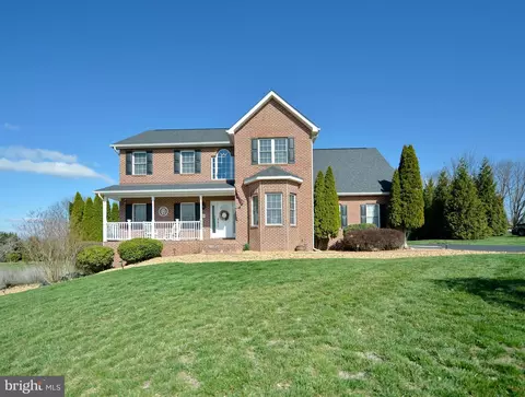 890 Eastland Dr, Charles Town, WV 25414