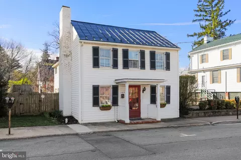 105 E Congress St, Charles Town, WV 25414