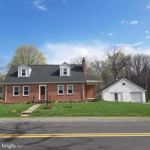 83 Minden St, Shepherdstown, WV 25443