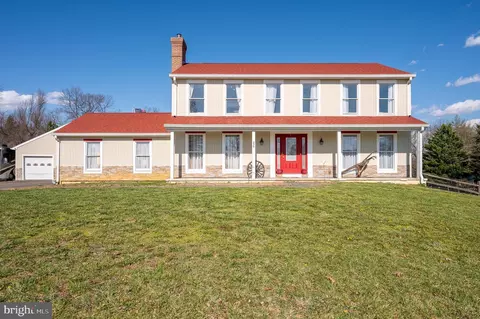 230 Prides Xing, Shenandoah Junction, WV 25442