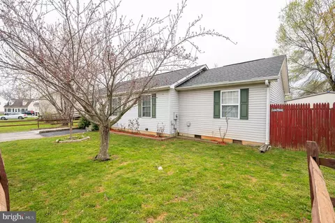 506 E 6th Ave, Ranson, WV 25438 photo 2