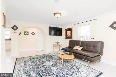 Living - 210 W 6th Ave, Ranson, WV 25438 photo 1 of 3
