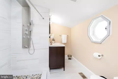 Bath - 210 W 6th Ave, Ranson, WV 25438 photo 1 of 3
