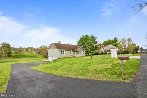 54 Hickorywood Ct, Harpers Ferry, WV 25425