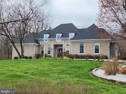 604 Eastland Dr, Charles Town, WV 25414