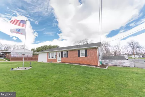 1817 Berryville Pike, Charles Town, WV 25414