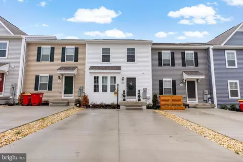 20 Orchard Green Dr, Charles Town, WV 25414