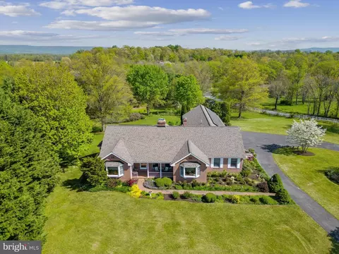 571 Edwin Blvd, Shenandoah Junction, WV 25442