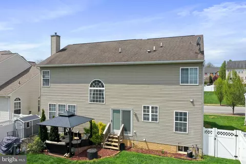 Exterior - 76 Watercourse Dr, Ranson, WV 25438 photo 14 of 16