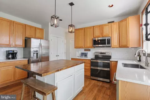 Kitchen - 76 Watercourse Dr, Ranson, WV 25438 photo 4 of 6