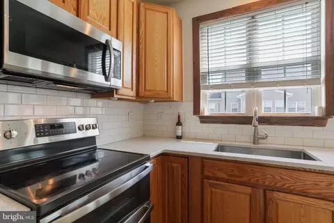 Kitchen - 76 Watercourse Dr, Ranson, WV 25438 photo 2 of 6